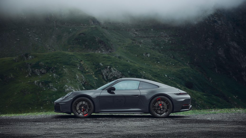 Porsche dezvăluie modelele 911 Carrera 4 GTS „Tribute to Transfăgărășan” înaintea unei experiențe de condus exclusiviste
