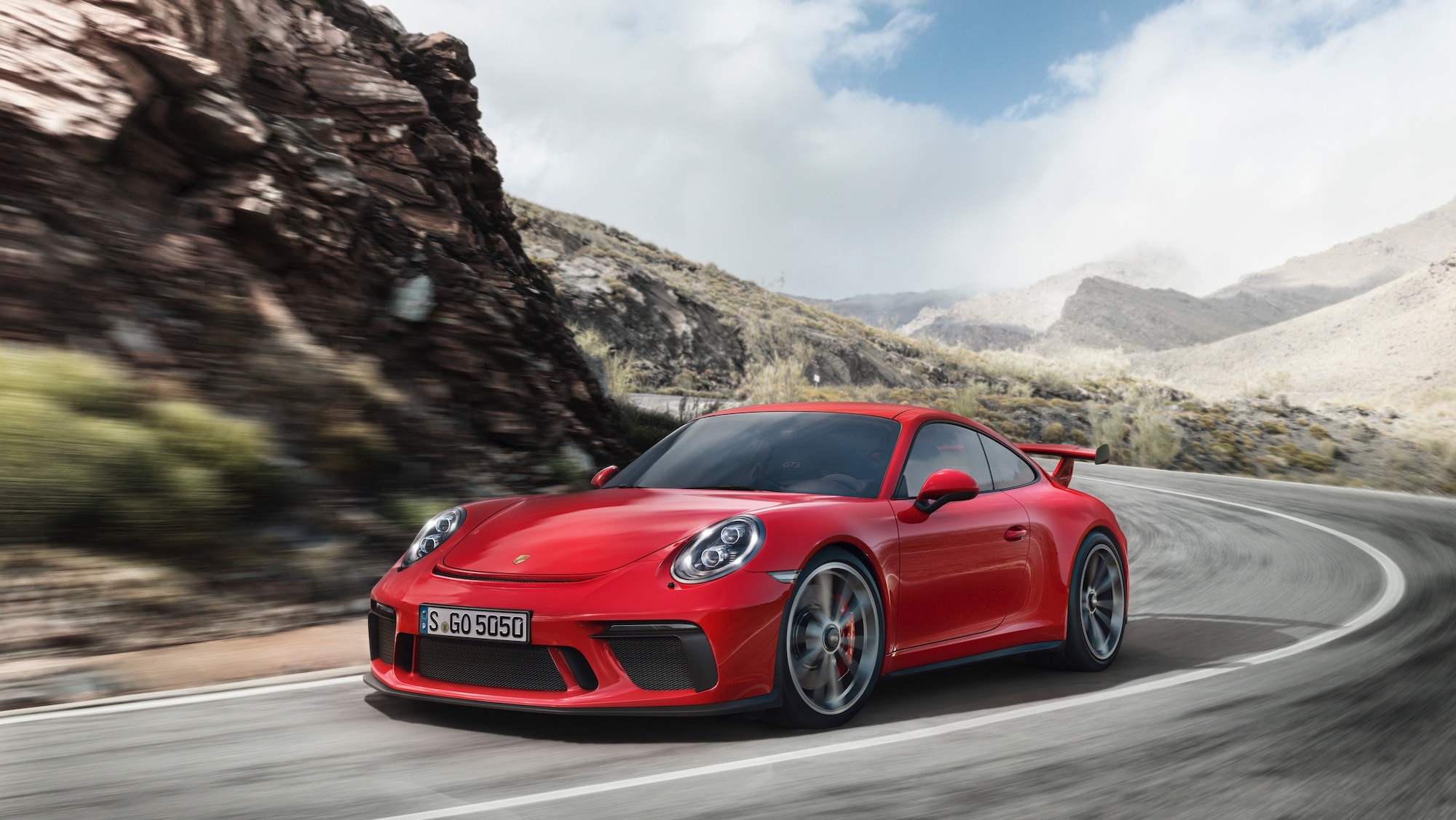 Premieră mondială la Geneva: Un motor aspirat natural mai puternic și un șasiu inspirat de cursele motorsport