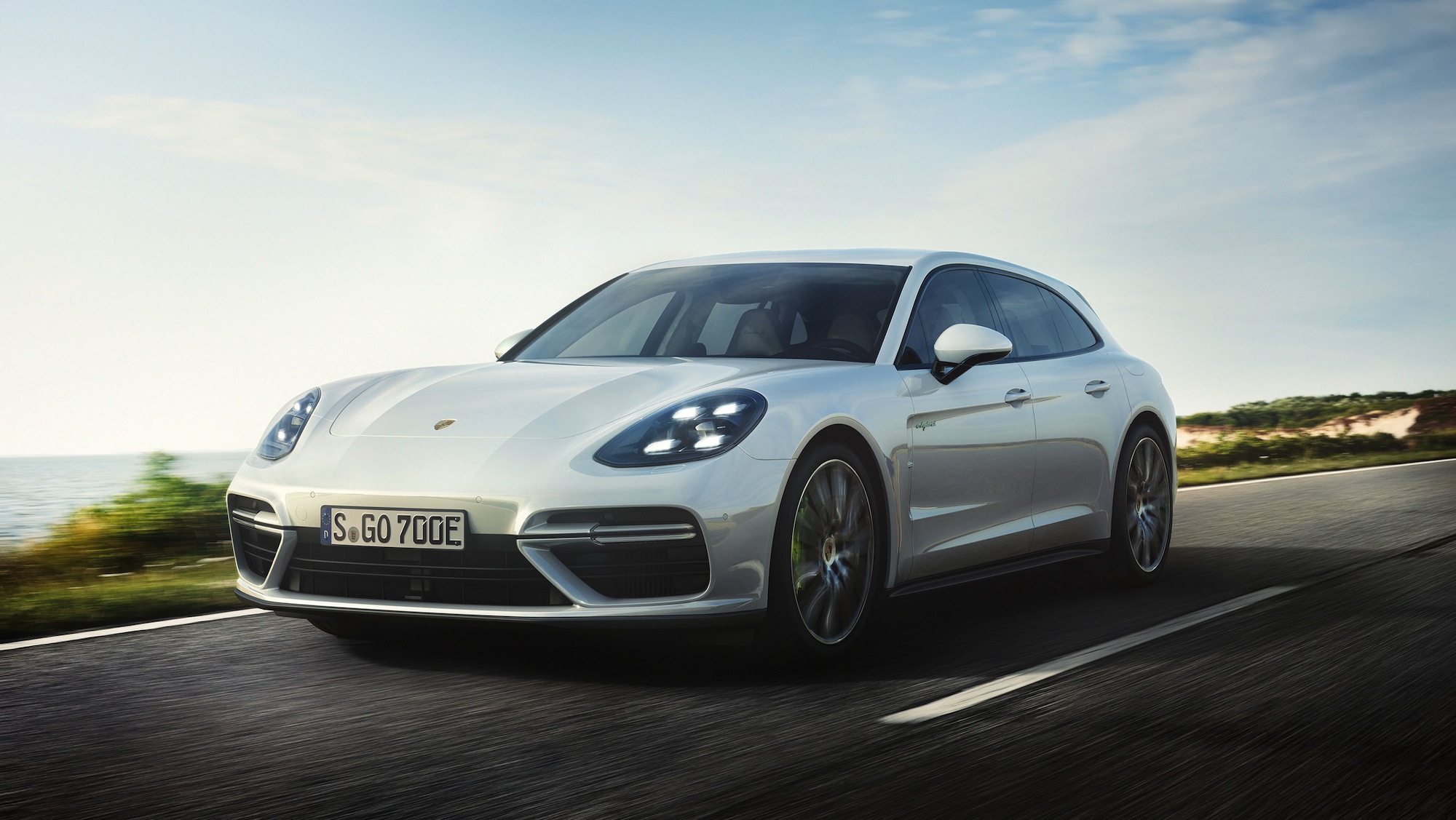 Porsche prezintă noul Panamera Turbo S E-Hybrid Sport Turismo