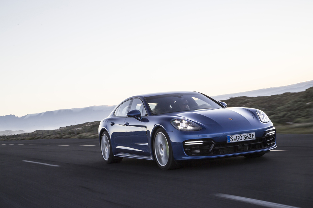 Porsche introduce tehnologia blockchain pe vehiculele sale