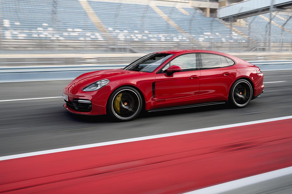 Noi modele GTS: două sportive se alătură familiei Panamera