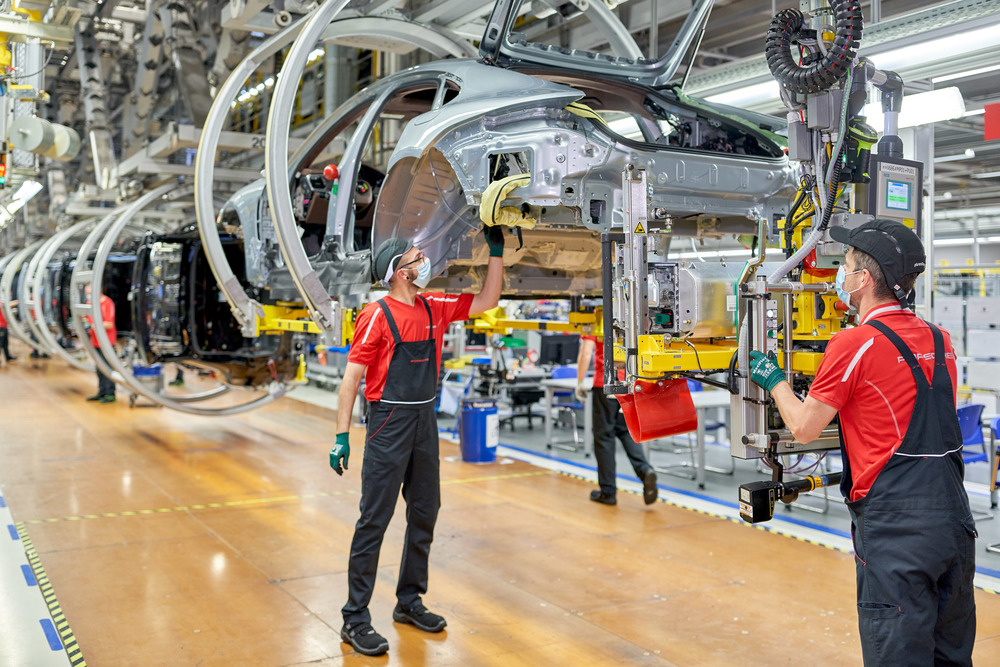 Porsche Leipzig se pregătește pentru electromobilitate