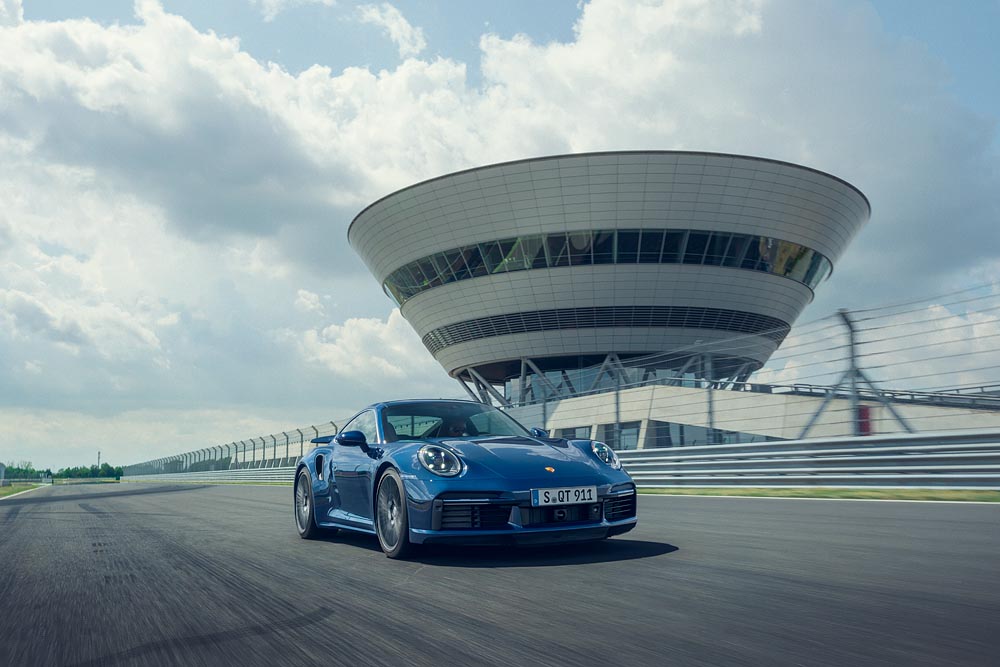 Etalonul ultimilor 45 de ani: Porsche 911 Turbo