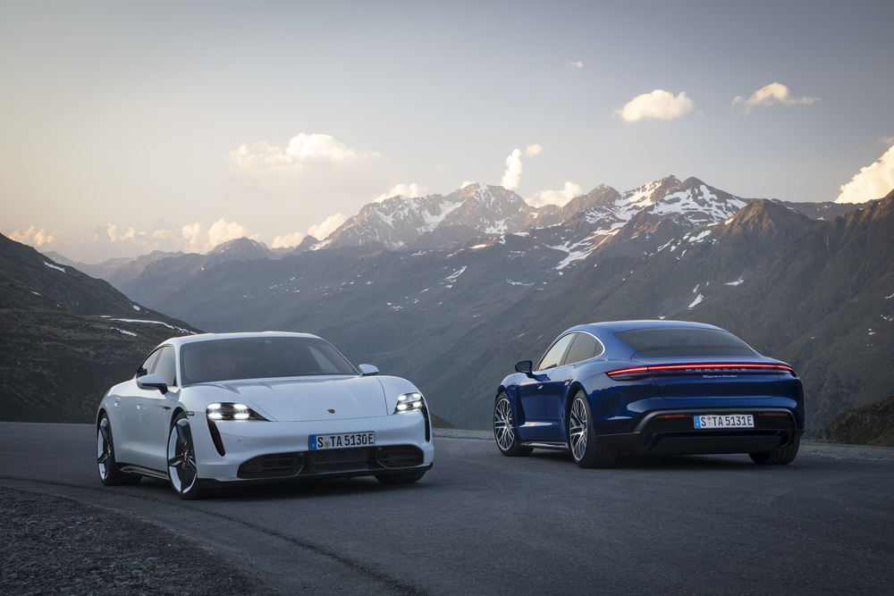 Actualizare gratuită a software-ului pentru primele modele Porsche Taycan