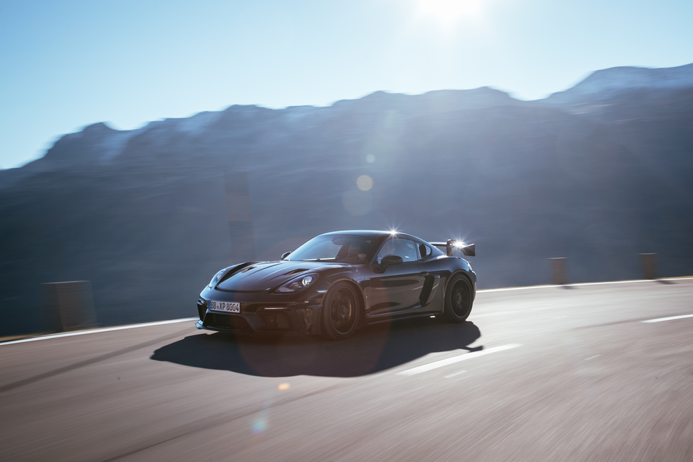 Noul Porsche 718 Cayman GT4 RS excelează în timpul testelor finale