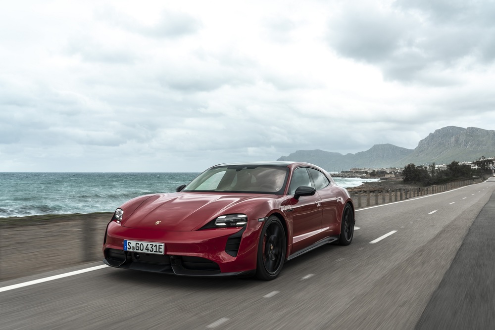 Porsche livrează peste 300.000 de mașini