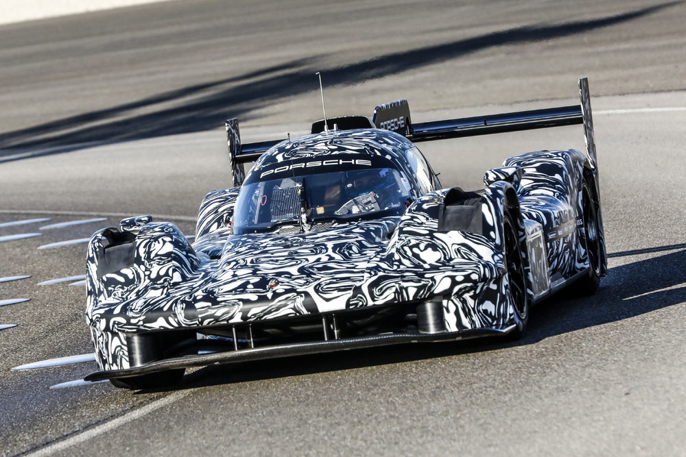 Prototipul Porsche LMDh intră în faza de testare activă