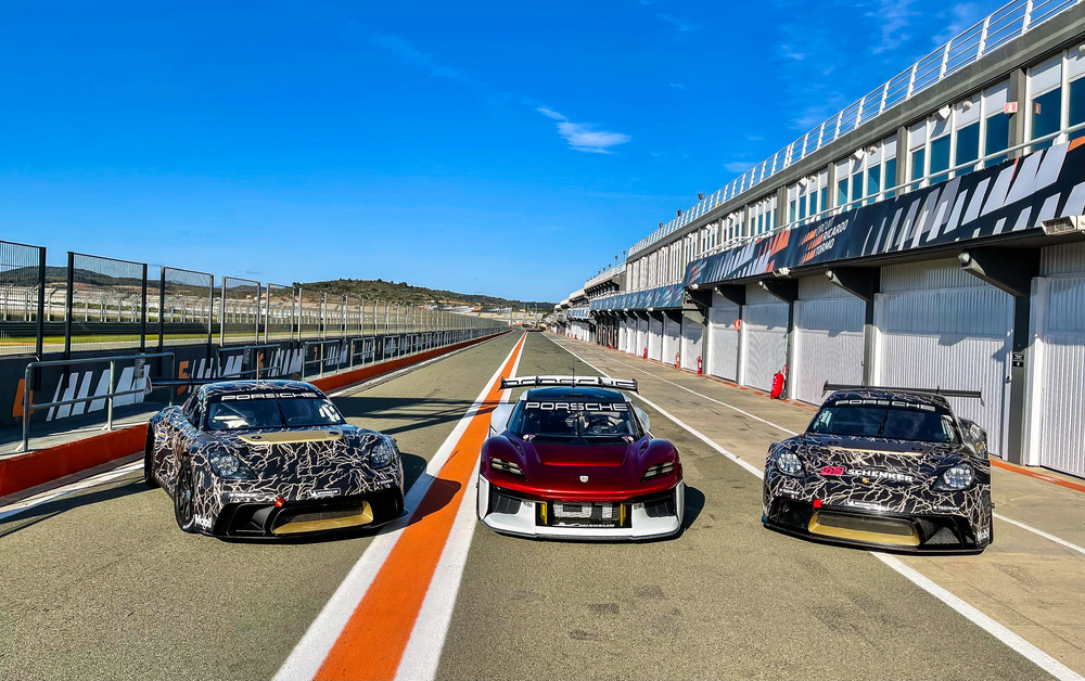 Porsche 718 Cayman GT4 ePerformance dezvăluie potențialul Mission R