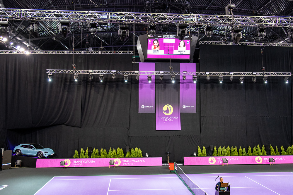 O flotă de 14 automobile Porsche participă la Transylvania Open