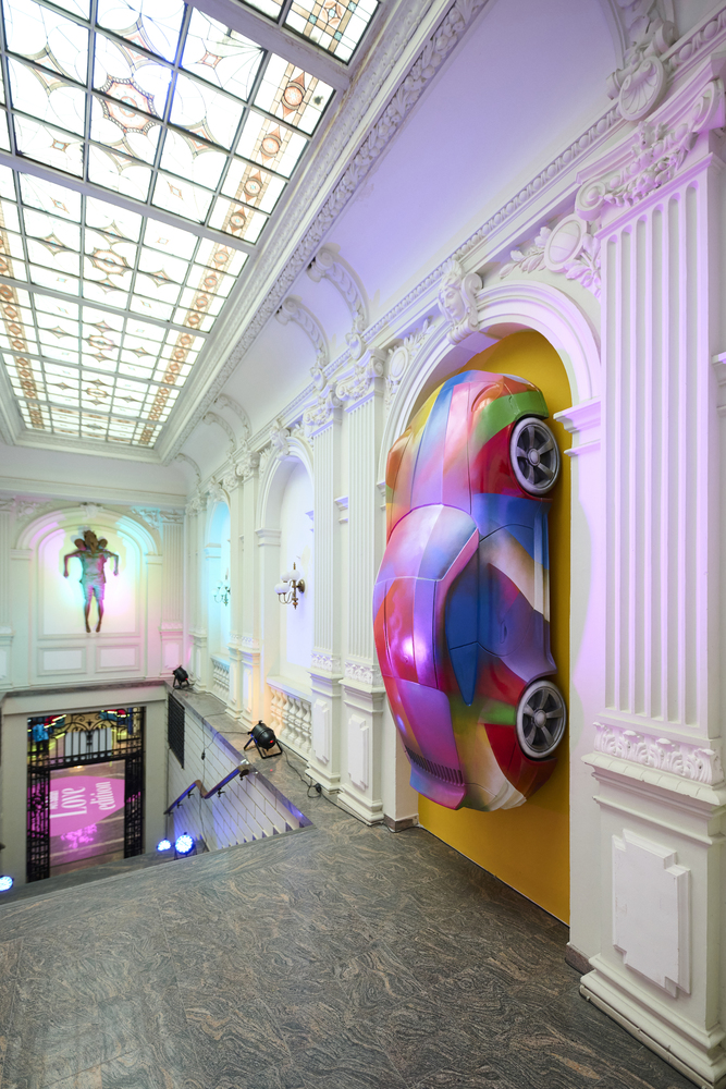 Porsche evocă dragostea pentru mașini la Art Safari Love Edition