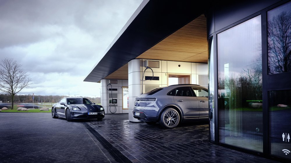 Cel de-al cincilea Porsche Charging Lounge se deschide în Hamburg
